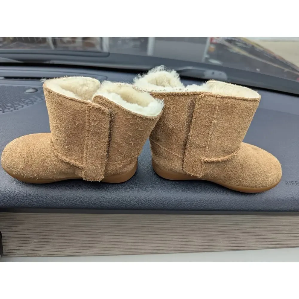 Baby Uggs,Tan Sheep Lined Sz.6 Hook And Loop Closure